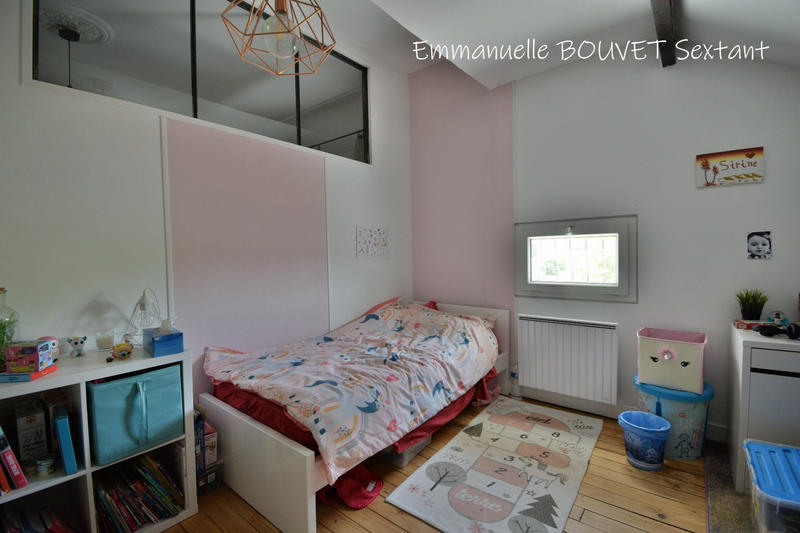 Maison - 209 m² - 9 pièces