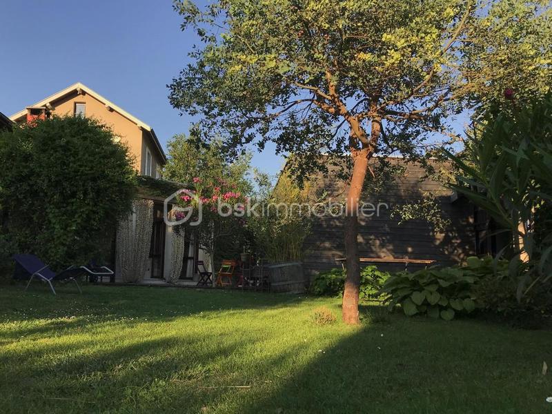 Maison - 180 m² - 8 pièces