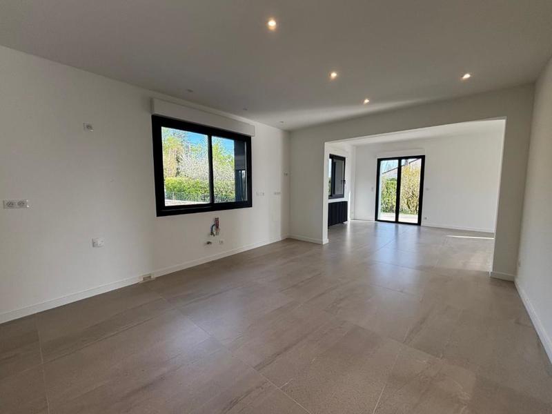 Maison - 339 m² - 12 pièces