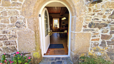 Demeure - 256 m² - 13 pièces