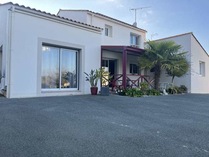 Propriété - 140 m² - 6 pièces