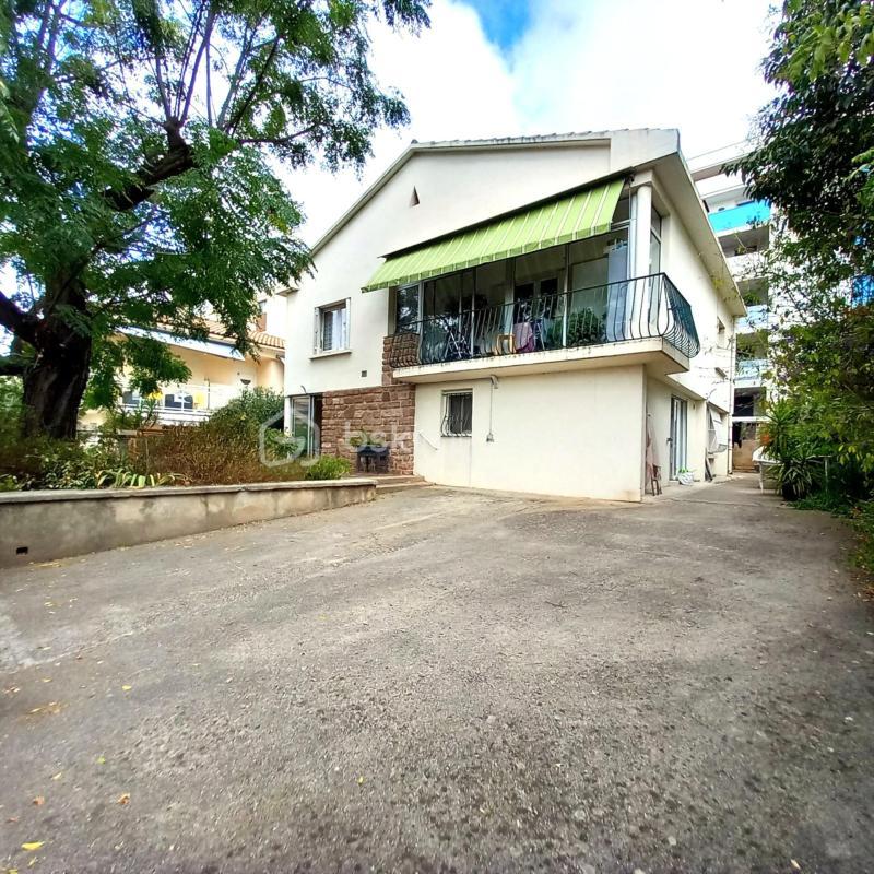 Maison de ville - 163 m² - 9 pièces