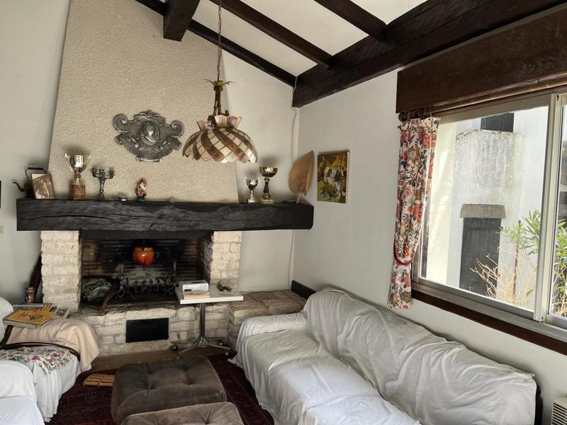 Propriété - 220 m² - 10 pièces