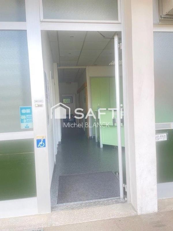 Local commercial - 92 m² - 9 pièces