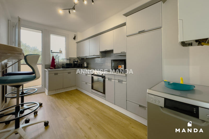 Chambre - 10 m² - 6 pièces