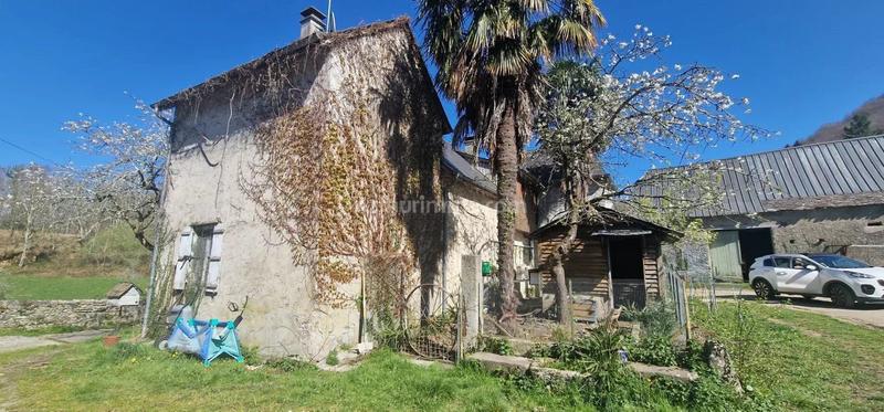 Maison - 326 m² - 15 pièces