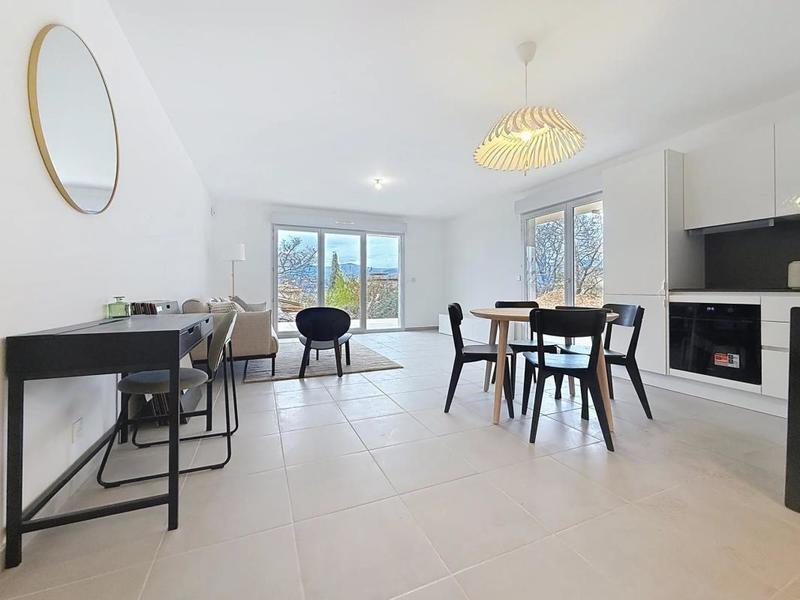 Appartement - 64 m² - 3 pièces