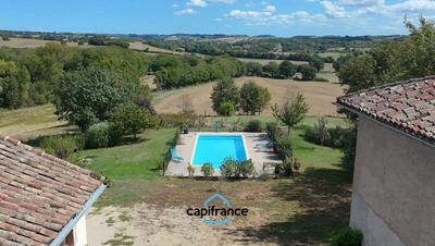 Maison - 450 m² - 13 pièces