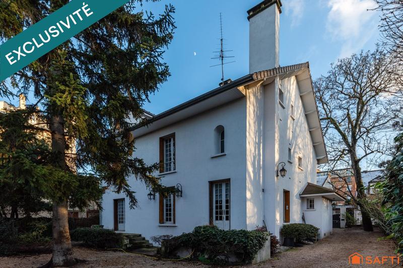 Villa - 269 m² - 12 pièces