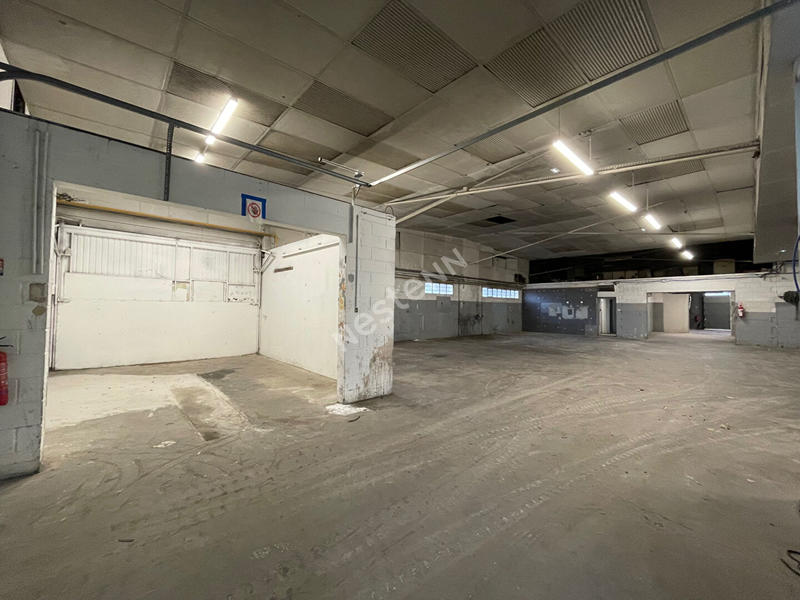 Local d'activité / Entrepôt - 529 m²