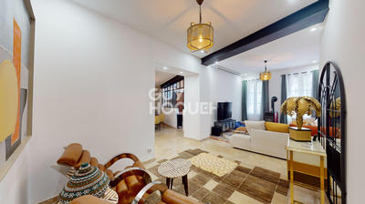 Appartement - 245 m² - 13 pièces