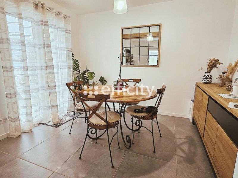 Maison - 77 m² - 3 pièces