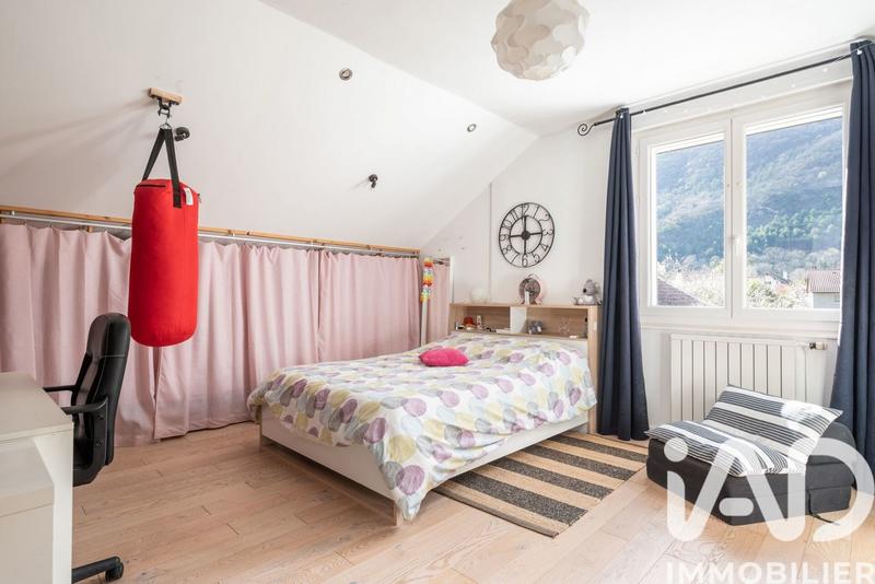 Maison - 210 m² - 7 pièces