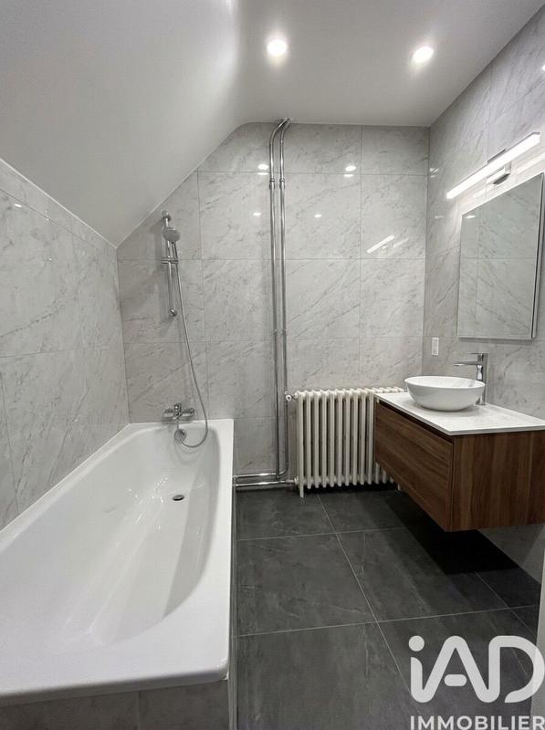 Maison - 90 m² - 5 pièces