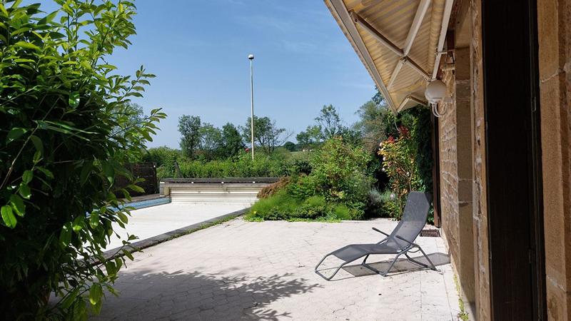 Maison - 331 m² - 10 pièces