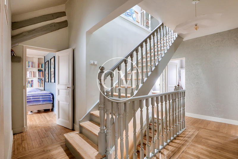 Maison - 320 m² - 9 pièces