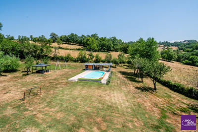 Maison - 240 m² - 10 pièces