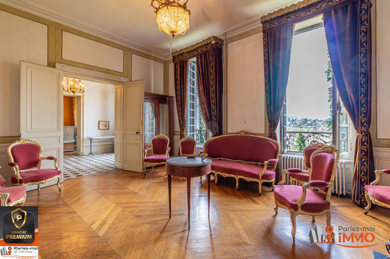 Maison - 373 m² - 14 pièces