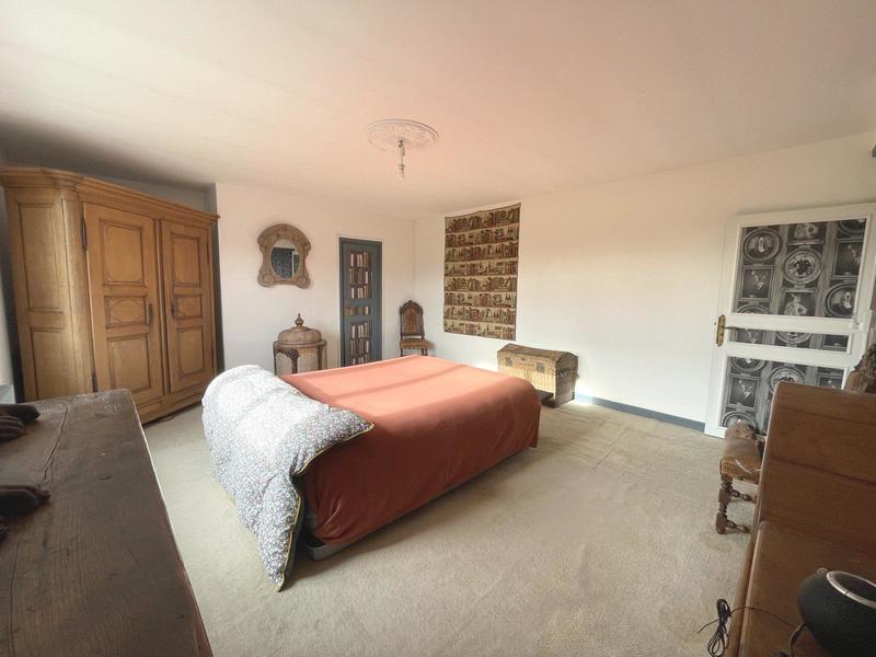 Maison - 180 m² - 5 pièces