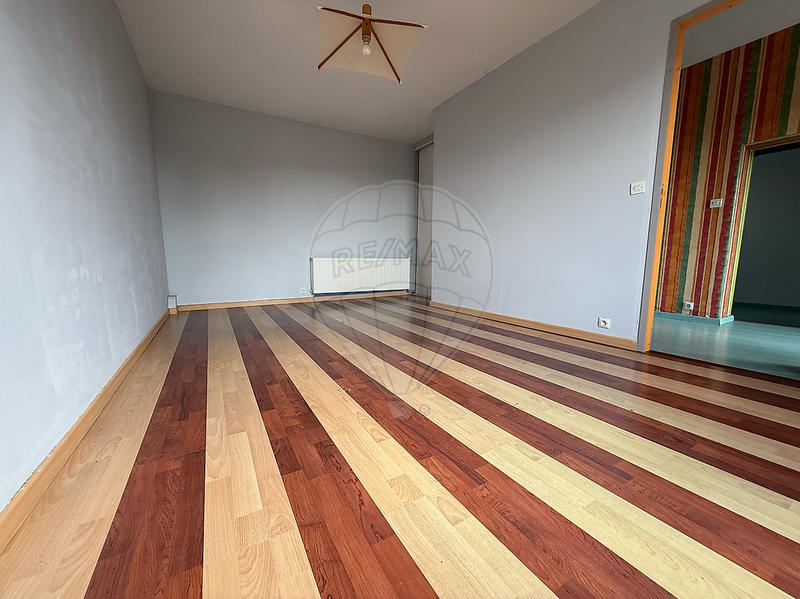 Maison - 180 m² - 8 pièces