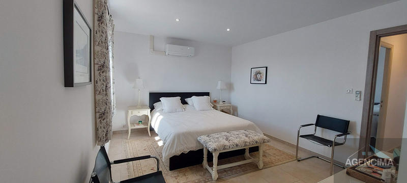 Villa - 160 m² - 8 pièces