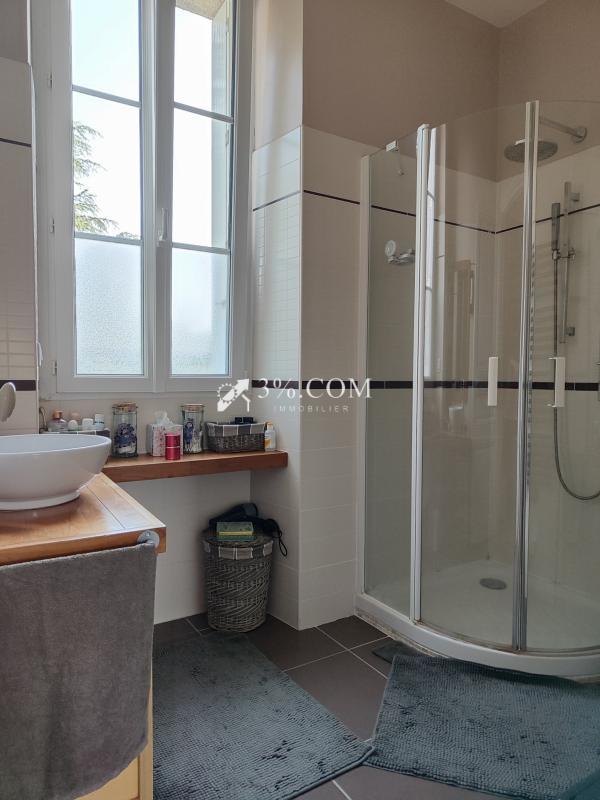 Propriété - 181 m² - 9 pièces