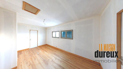 Maison traditionnelle - 114 m² - 6 pièces