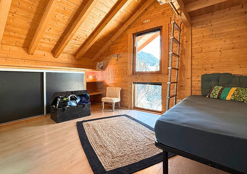 Maison - 201 m² - 7 pièces