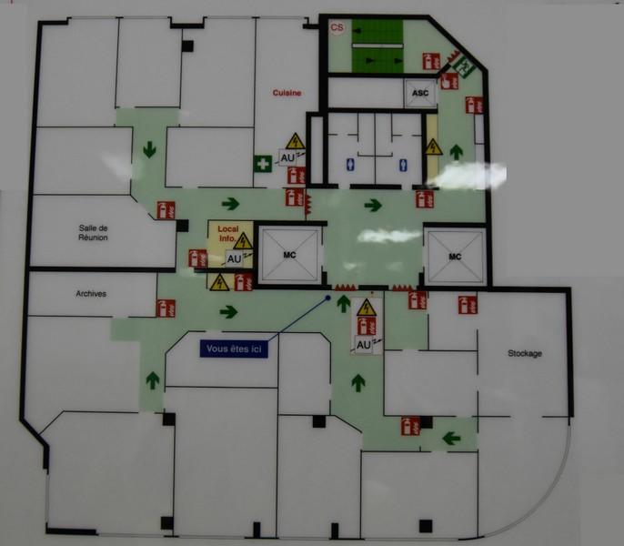 Local d'activité / Entrepôt - 217 m²