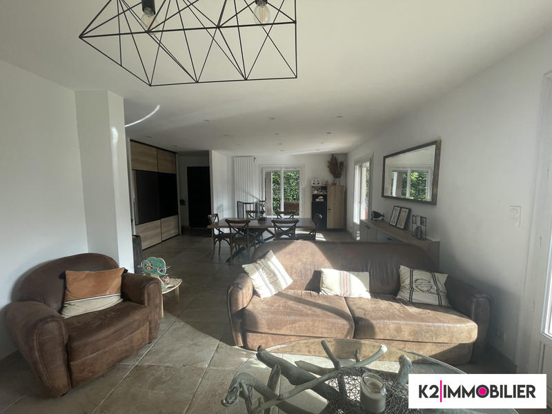 Maison - 166 m² - 6 pièces