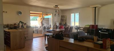 Maison traditionnelle - 109 m² - 4 pièces