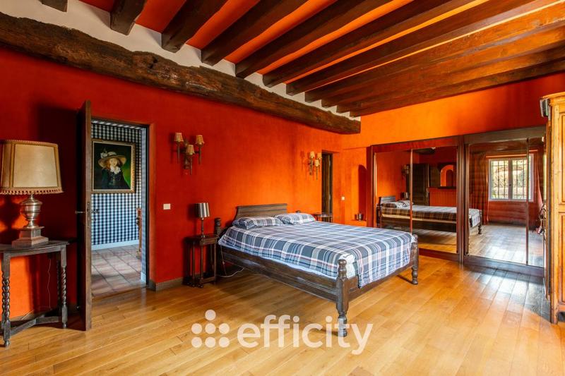 Maison - 300 m² - 7 pièces