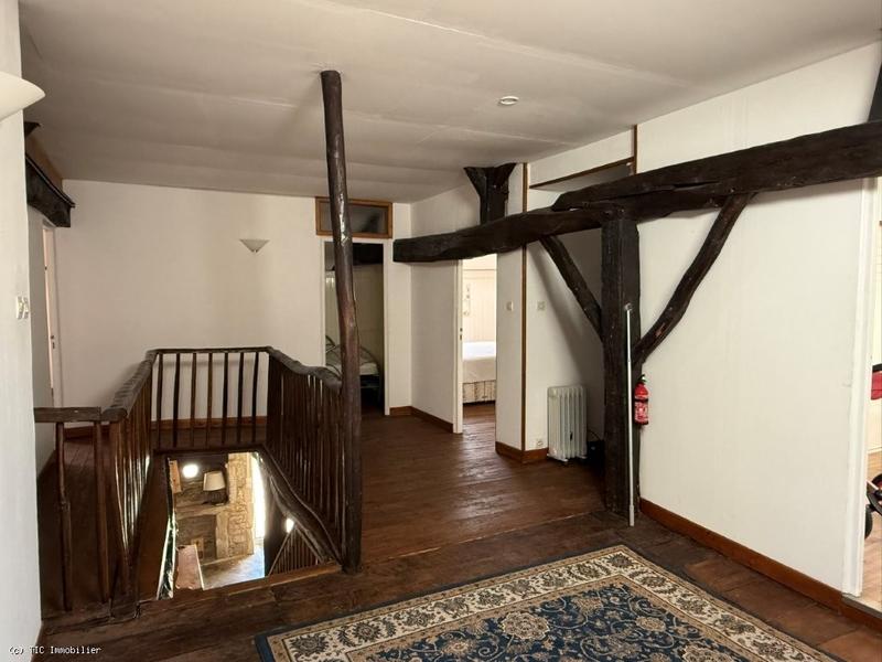 Maison - 240 m² - 9 pièces