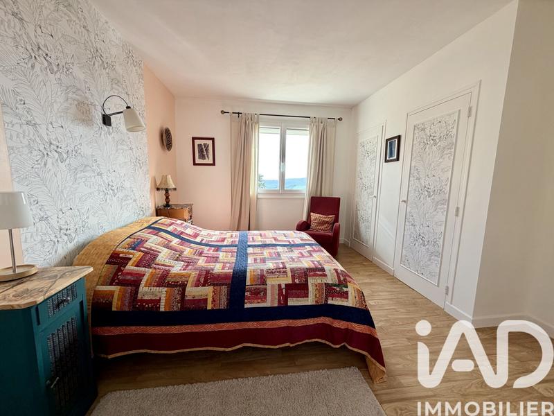 Maison - 200 m² - 6 pièces