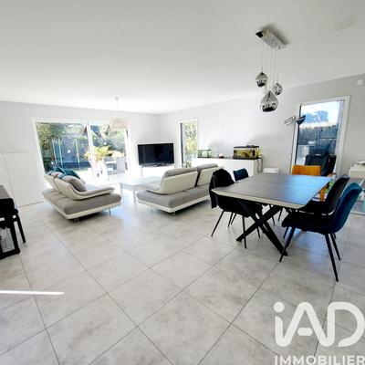 Maison - 160 m² - 5 pièces