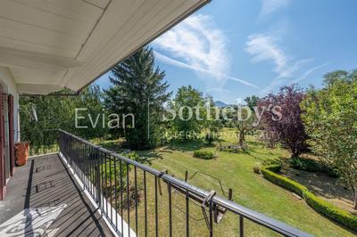 Maison - 261 m² - 13 pièces