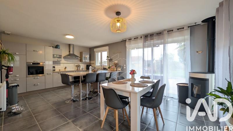 Maison - 93 m² - 5 pièces