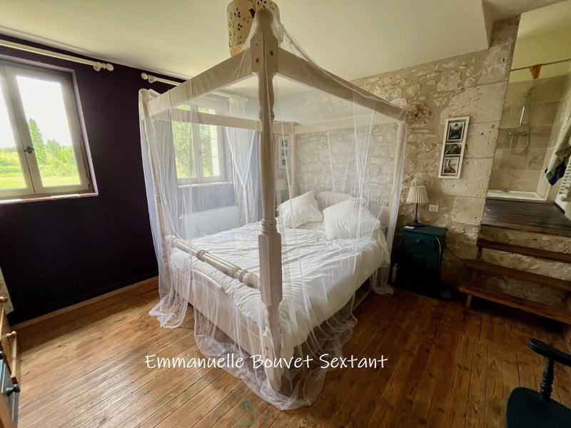 Maison - 234 m² - 8 pièces