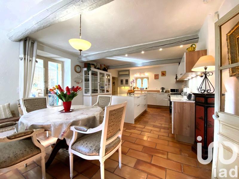 Maison - 335 m² - 9 pièces