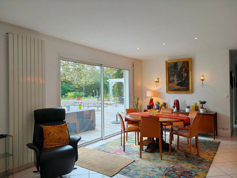 Maison - 208 m² - 8 pièces