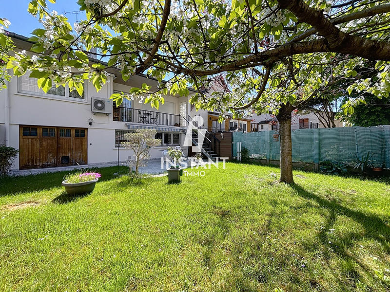 Maison traditionnelle - 144 m² - 6 pièces