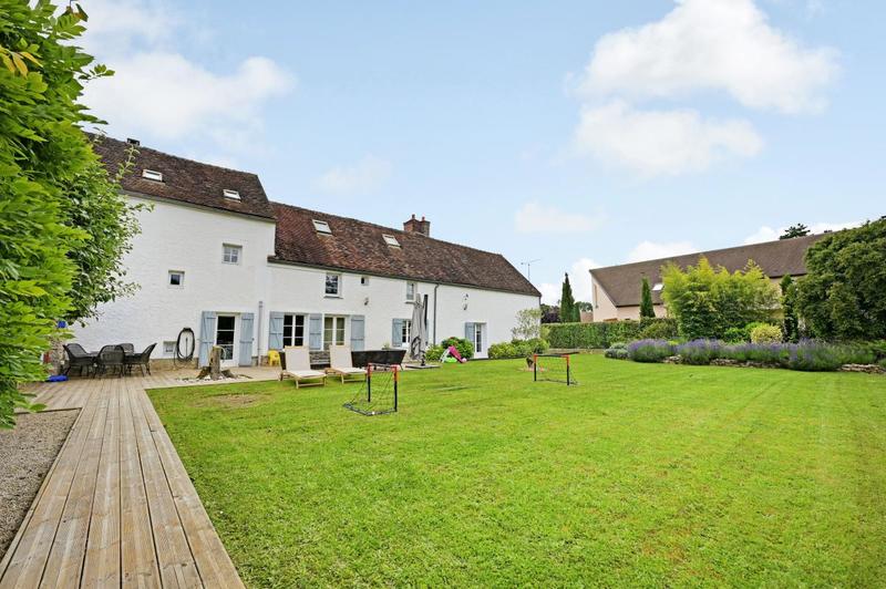Maison - 350 m² - 7 pièces