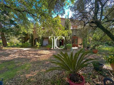 Maison - 187 m² - 8 pièces