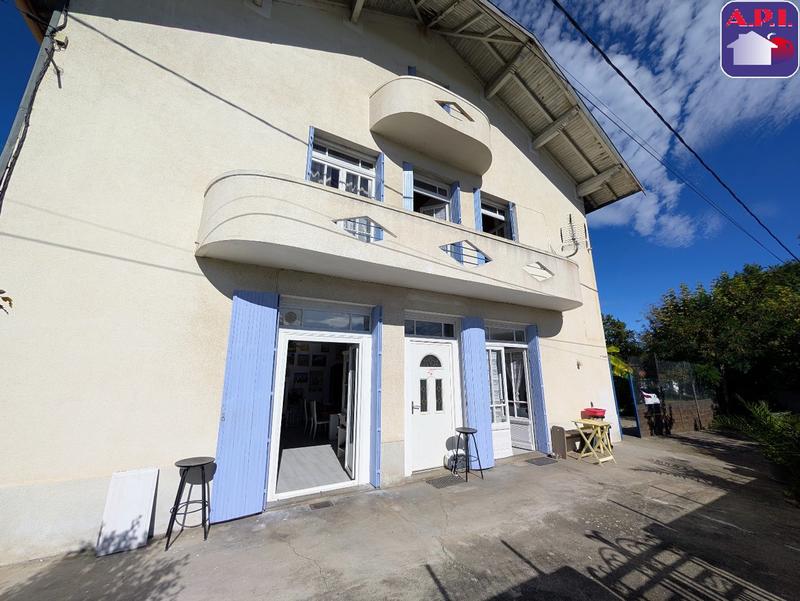 Maison - 241 m² - 11 pièces