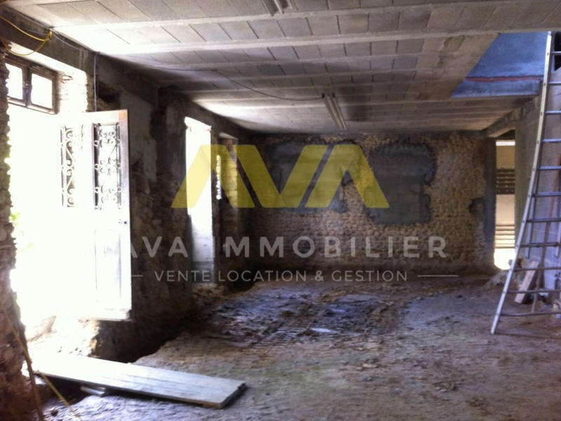 Maison - 300 m² - 7 pièces