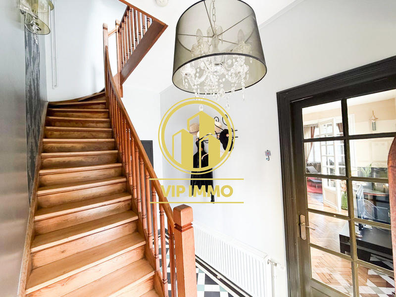 Villa - 224 m² - 14 pièces