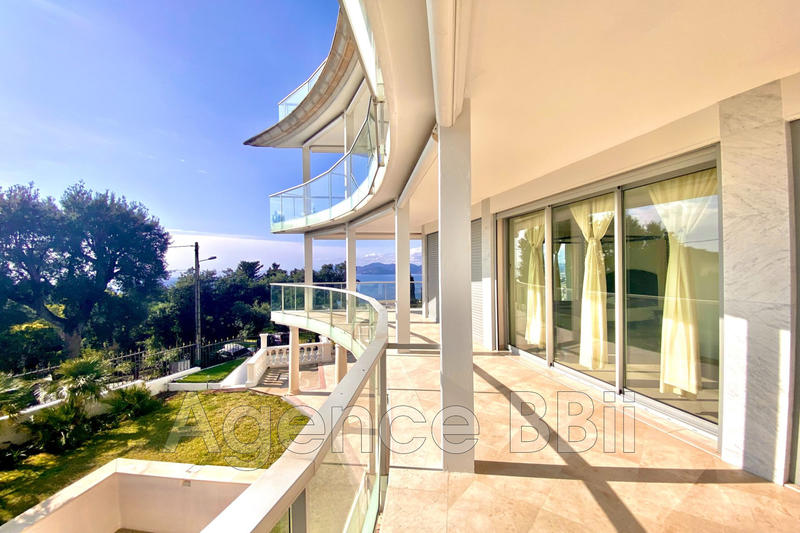 Villa - 320 m² - 6 pièces