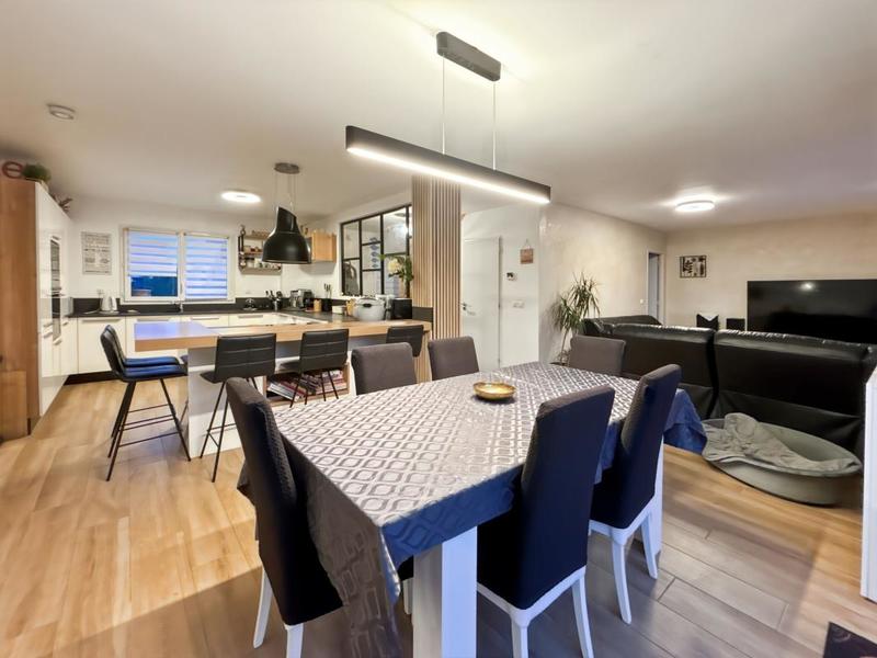 Maison - 143 m² - 5 pièces