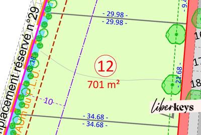Terrain constructible - 701 m²