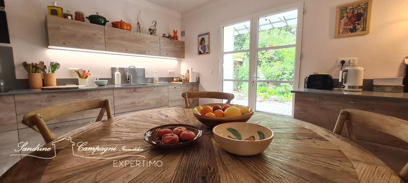 Maison - 202 m² - 7 pièces